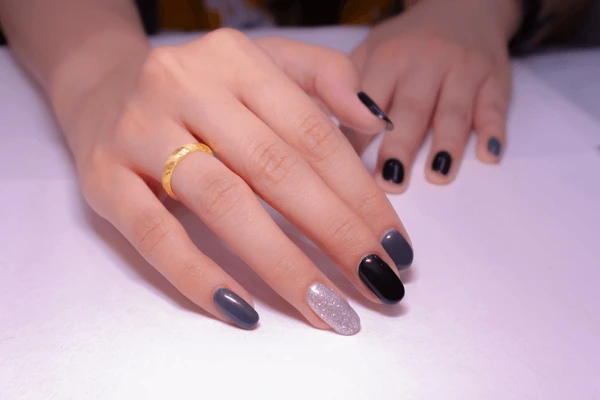 Black and Silver Nail Design Ideas