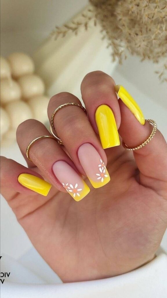 Daisy Tipped Sunshine Yellow Summer Nails