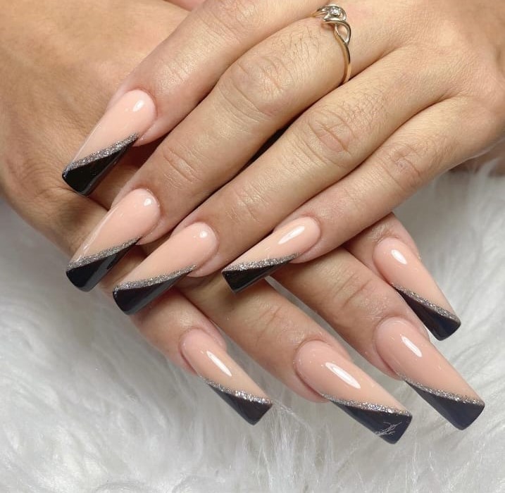 Diagonal Diva Nails Medium Long