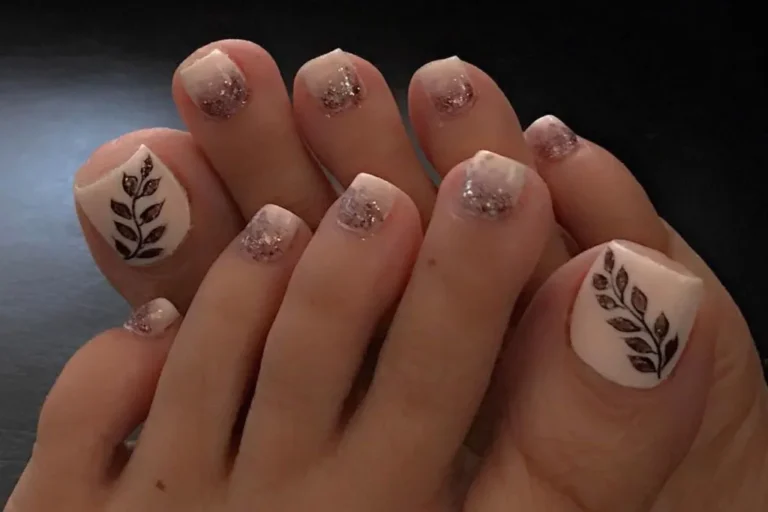 White Summer Toenail Designs