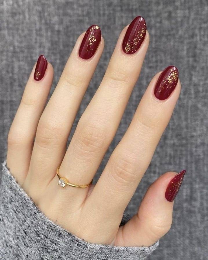 Glossy maroon with gold accent Fall Wedding Nails