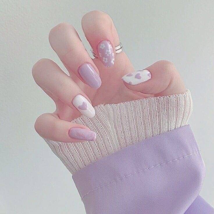 Light Purple Nails with Flowers and Hearts on Alternate Fingernails