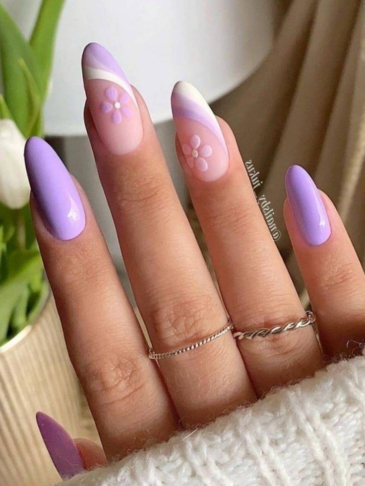 Light Purple Swirled Tips with One Flower on Each Finger