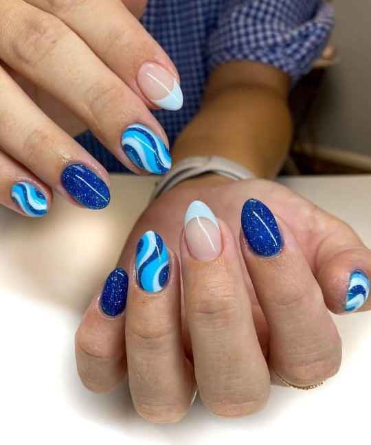 Swirly blue shorties end of summer nails