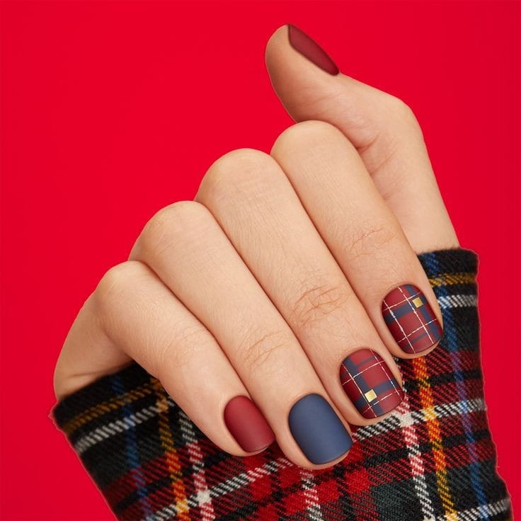 maroon and navy plaid shorties fall nails