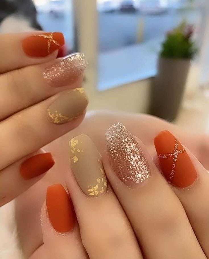 Mixed Orange and Glitter Design