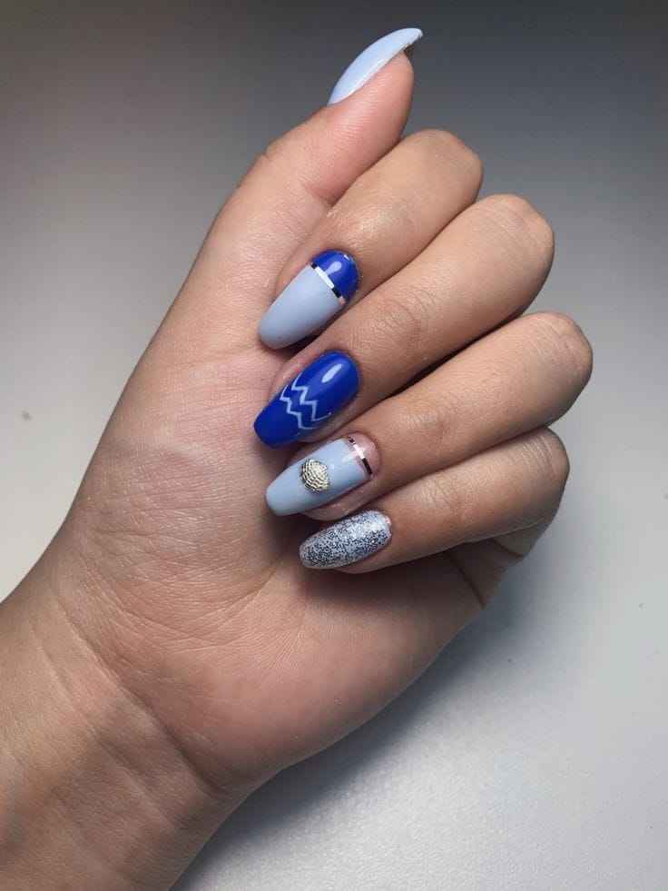  Aqua & Navy Fusion with Seashell Accent nails