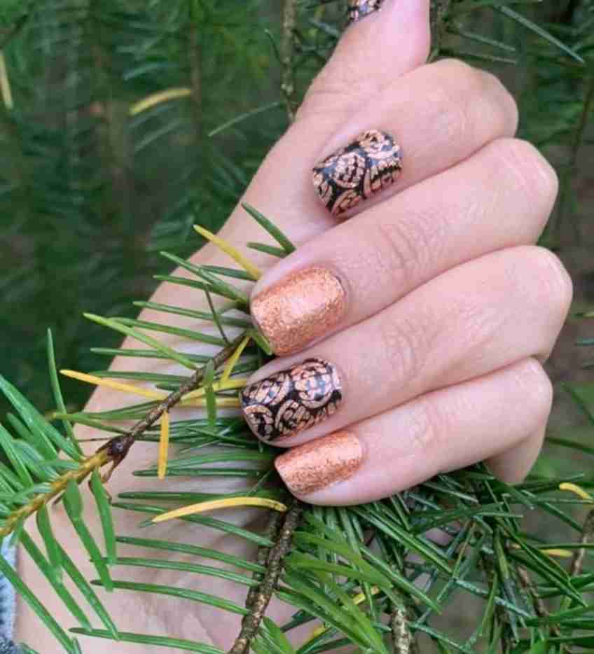 Spooky Glam Pumpkin Halloween Nails